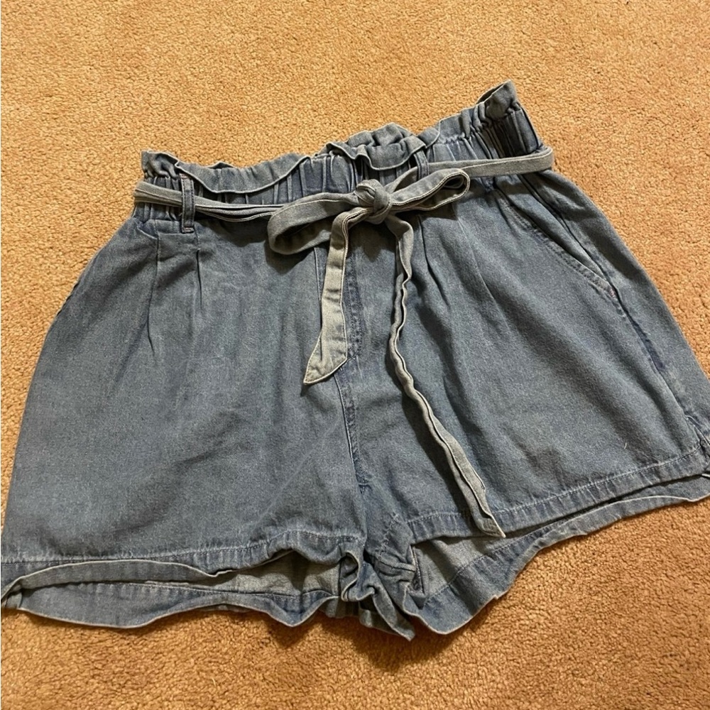 American Eagle paperbag waist shorts
